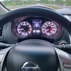 2014 Nissan Altima 180 on the dash nothing wrong with it