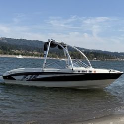 2011 Bayliner Flight Series 18