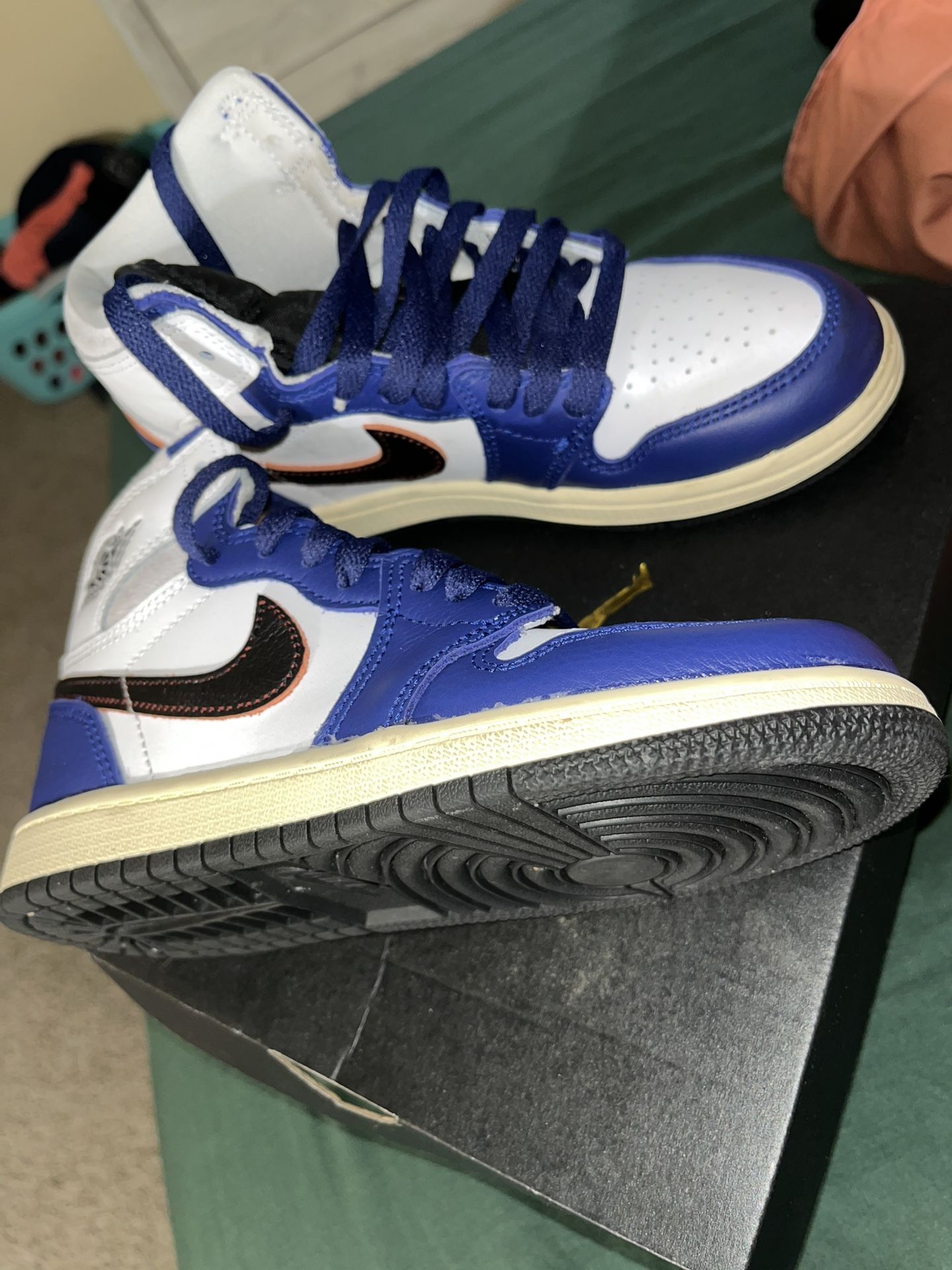 Jordan 1 Retro   Sz 1.5Y 