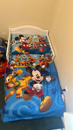 Toddler bed and bedding