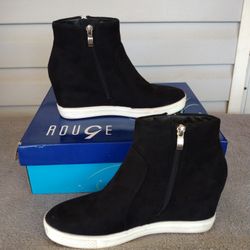 Rouge black suede fashion sneakers size 9