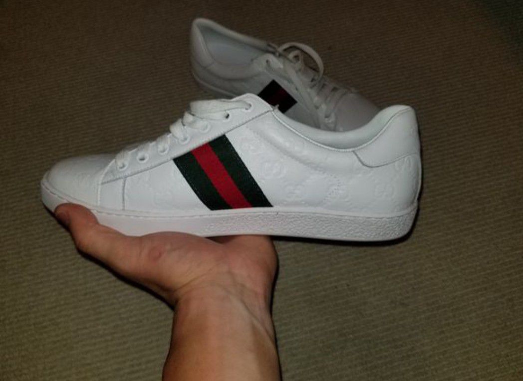Gucci Sneakers 9.5 Us size