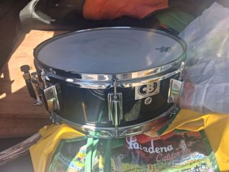 Snare drum 14"x4......CB......new heads..$35