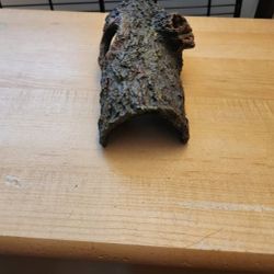 Half-Log Reptile Hide
