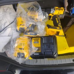 Never Used Brand New DeWalt 20 V Max Set