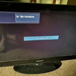 Samsung 30x19 Inch Tv
