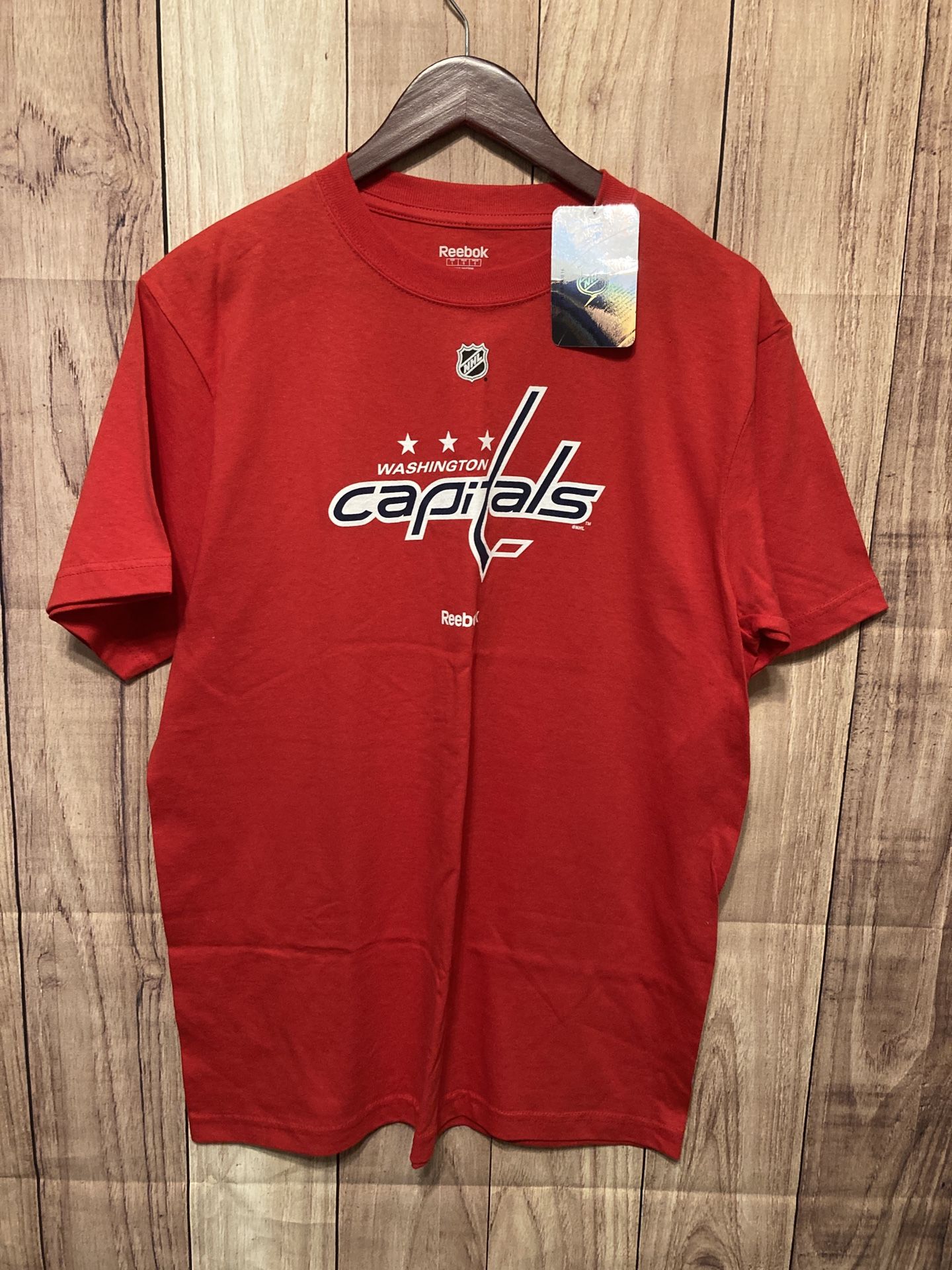Capitals NHL Reebok Large NWT men’s red T-shirt Washington hockey