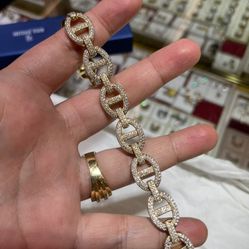 14k Diamond Gucci Link Bracelet 
