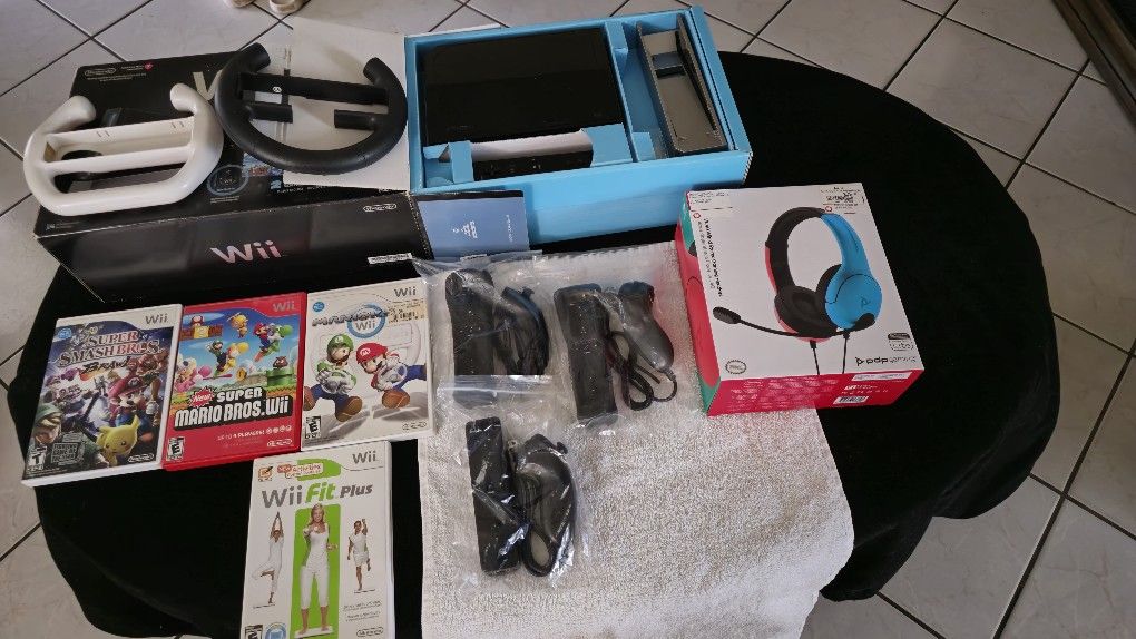 Nintendo U First Generation Bundle Pack