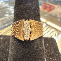 14KT Vintage Ring W/ Natural Round Diamonds 39301-1