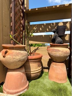 5 big empty Terracota pots for only 120 dollars all of them