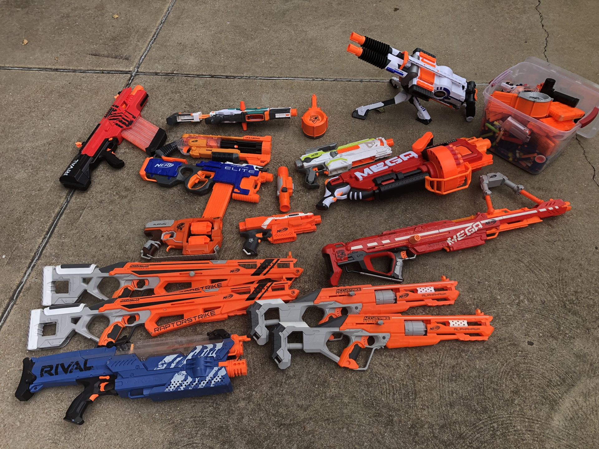 Nerf Guns, LOT OF 15 (Rivals, Strikes, Rhino-Elite And Others) Clips and Darts
