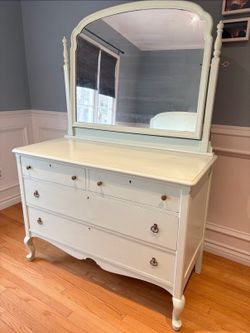 Vintage Upham Furniture Bedroom Set – Restored & Elegant