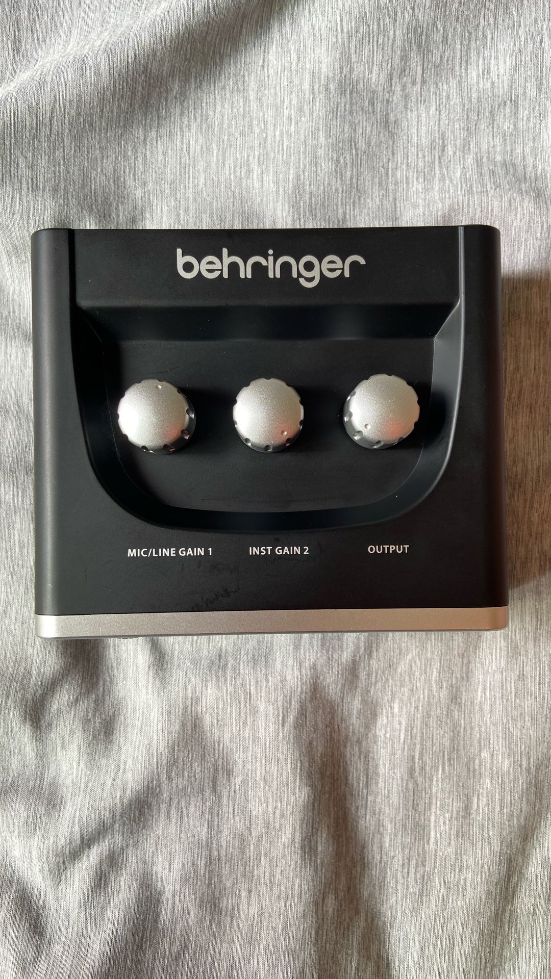 Behringer U-Phoria UM2 Audio Interface (audio/music recording)