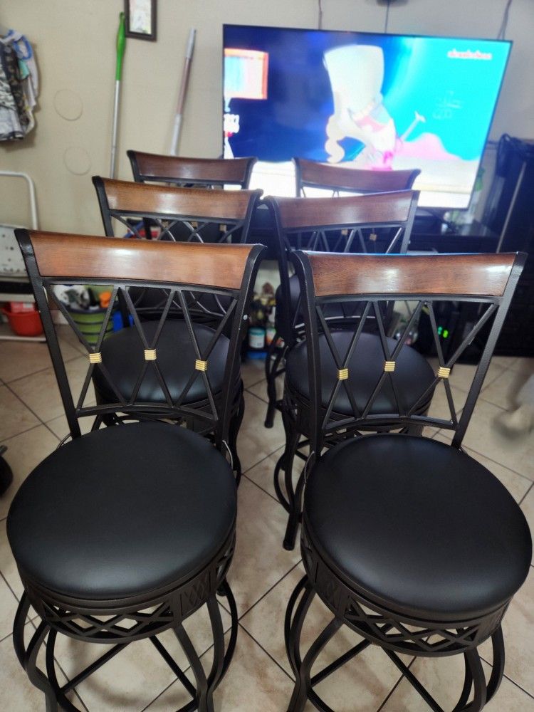 6 Bar Stools