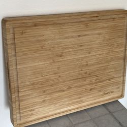SOULFINO Extra Large Organic Bamboo CUTTING BOARD & Thick Butcher Block w/Juice Groove (17”x 13”x1.5”) [EE]