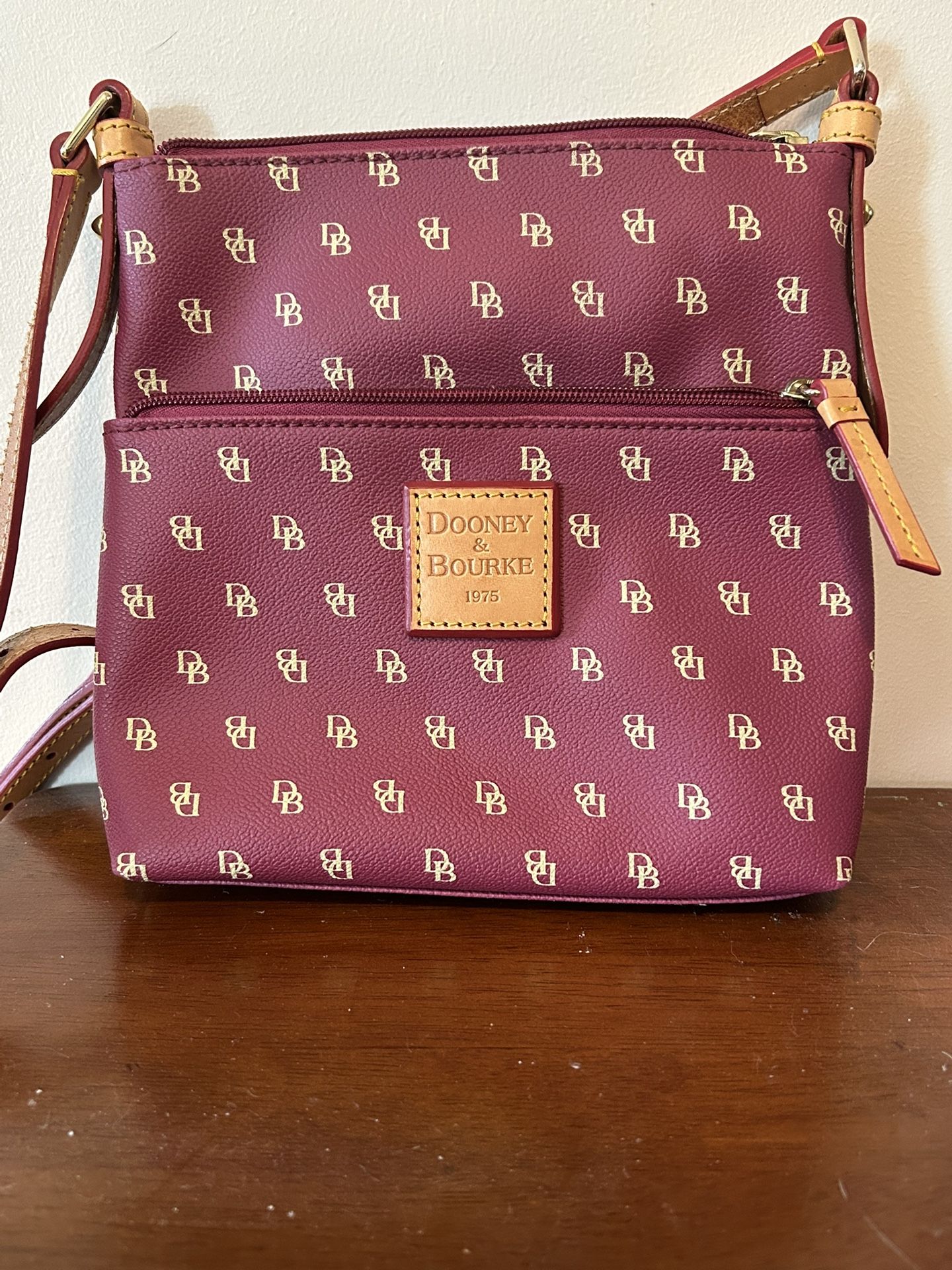 Dooney And Bourke Crossbody Handbag