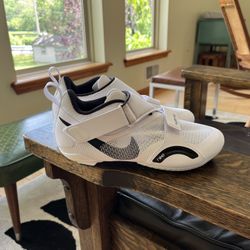Nike women’s cycling / spinning shoes - color White, Size 7.5