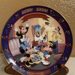 The Bradford Exchange Limited Edition Collectors Plate Of “Mickey’s Birthday Party” 