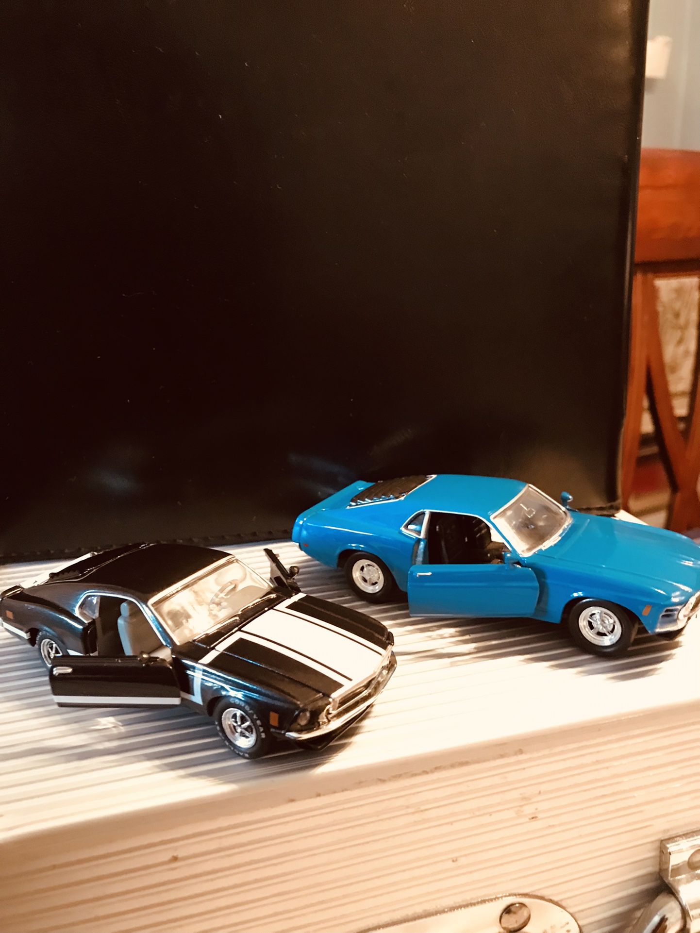 Mustangs Welly70 and ‘98 Road Champ (1969) Mustang (price Is For Both) Blue Pullback