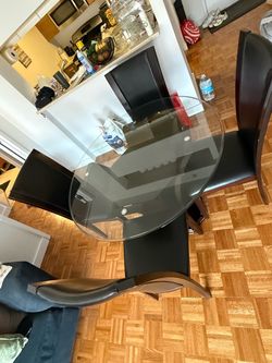 Dinning room table and chairs