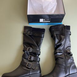 BLACK  BOOTS - NEW IN BOX - SIZE 7 1/2