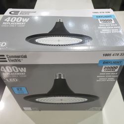COMMERCIAL LED BUIB Used only 135 watts to produce 20000 lumens ( equivalent to 400 watts HD buib ) Brand new in the box