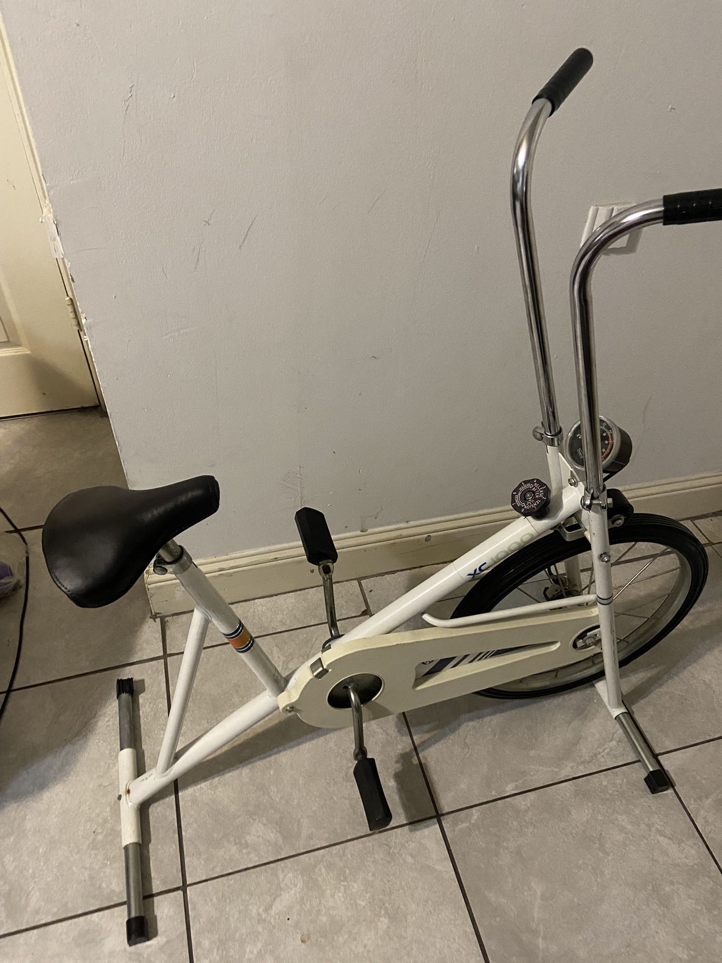 XC 1000 Old Vintage Exercise Bike for Sale in Houston TX OfferUp