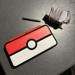 Nintendo 2DS XL Poké Ball Edition 