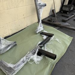 T-bar pool service mount