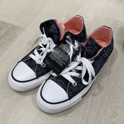 Converse Shoes size 5
