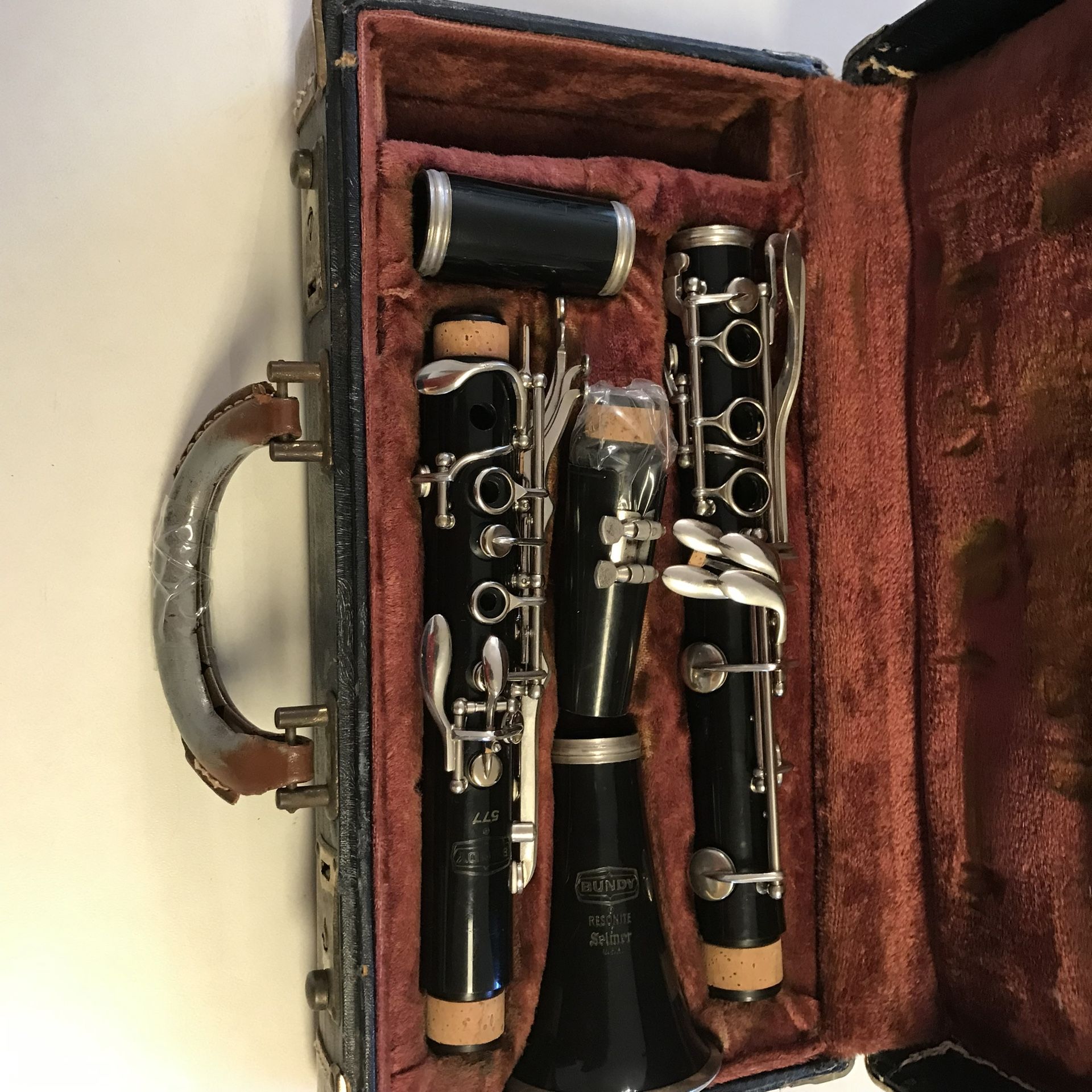 Refurbished B Flat Clarinet, Model: Selmer Bundy, Black