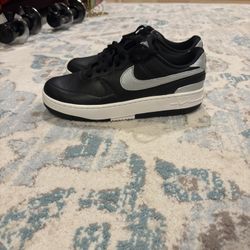 New Nike Gamma  Force  Black / Silver Size 8.5