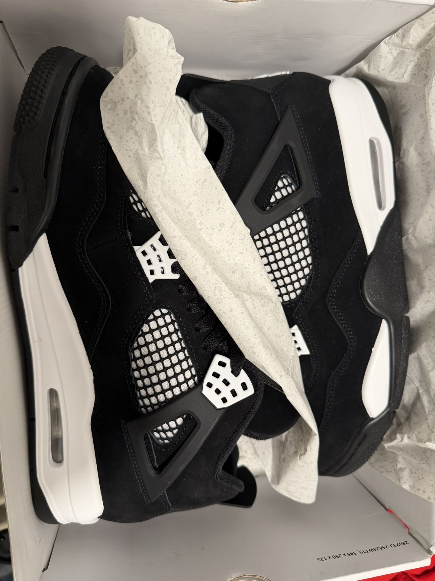 Jordan 4 White Thunder