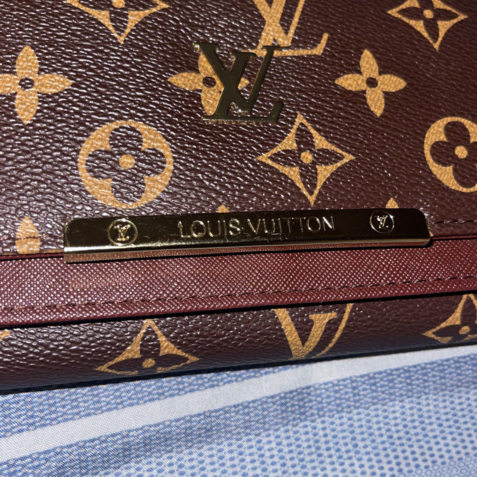 Authentic Louis Vuitton Josephine Wallet for Sale in Hiram, GA - OfferUp