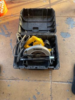 DeWalt Corded Circular Saw with Case