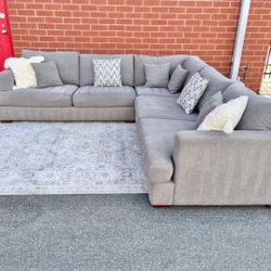 Arsh Gray Sectional 