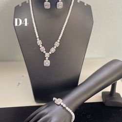 New Contemporary Jewellery  Set With Bracelet