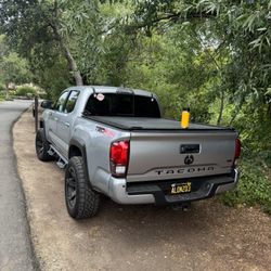 Miele Oben Toyota Tacoma  2018  Short Bed 