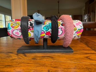 Headband holder with 4 headbands