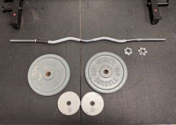 EZ Curl adjustable bar and 60lbs in weights