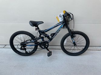 Hyper Kids 20” Mountain Bike with Full Suspension Like New.