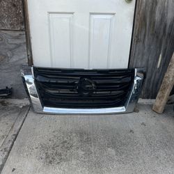 2022-2024 Nissan Pathfinder Grille OEM 