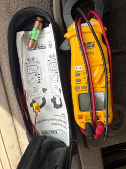 Uei dl379b true RMS / digital HVAC clamp meter with case