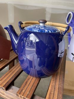 Rare Japanese Tea Pot - Porcelain - Brand New 