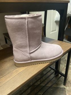 Elderberry Kookaburra By Ugg Boots Size 9 for Sale in Milltown NJ