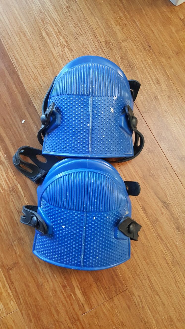 Knee pads