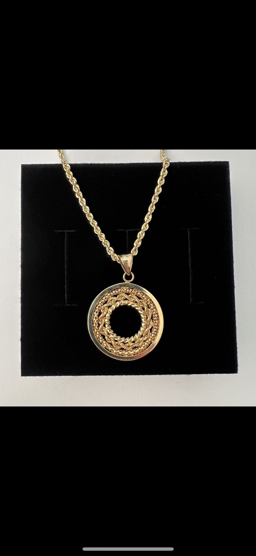 14k Gold Braided Rope Circle Pendant Necklace
