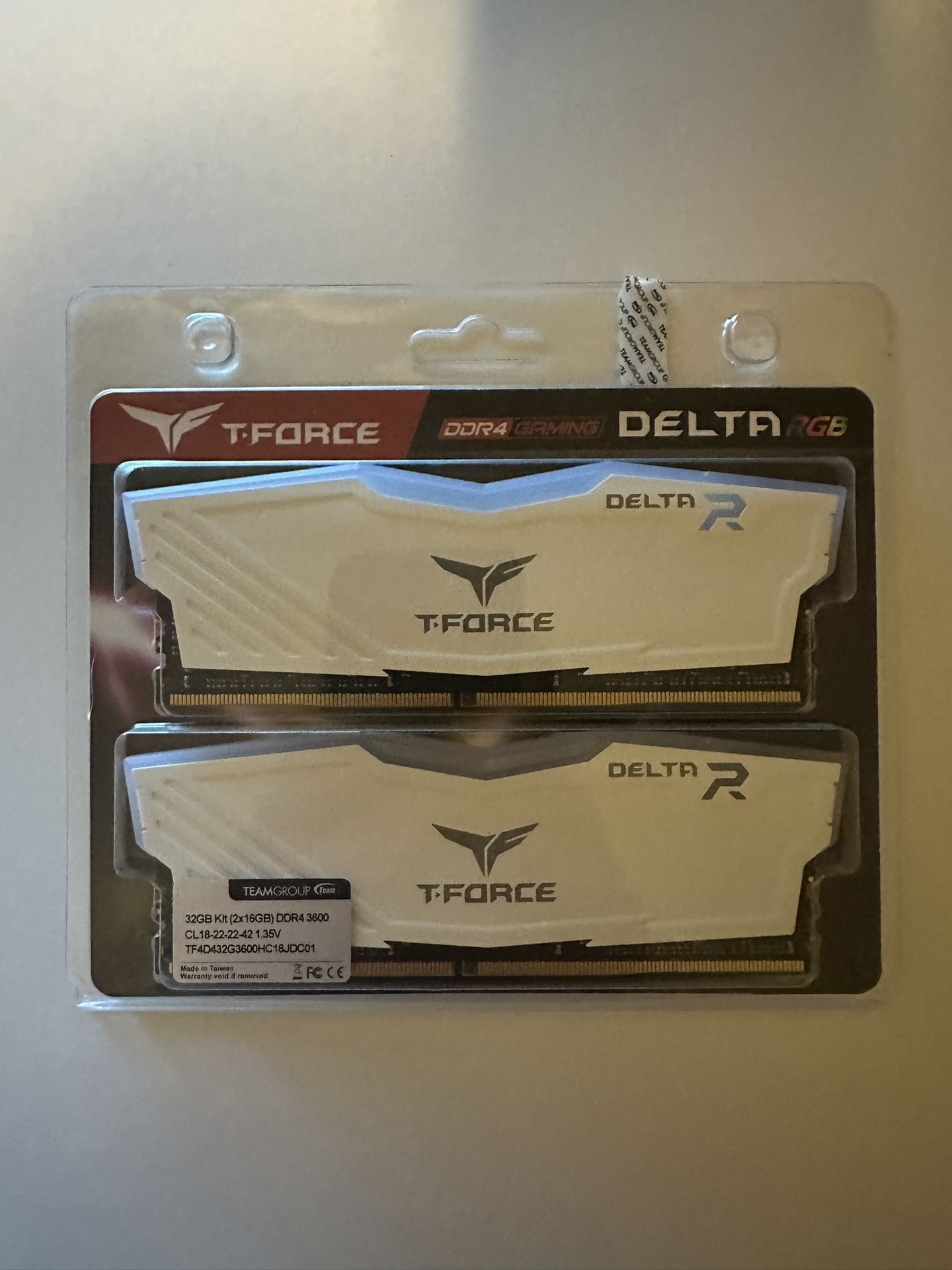 TEAMGROUP T-Force Delta RGB DDR4 — 32GB (2×16GB) — Great Condition