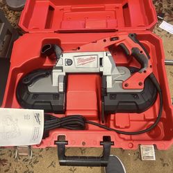 Brand New Electric Saw  225$ 